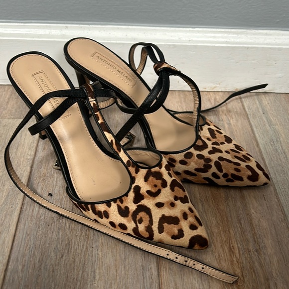 ANTONIO MELANI 'Molone' Women's Slingback Heels Cheetah T-Strap Pointed Toe Sz 7 - Picture 3 of 16